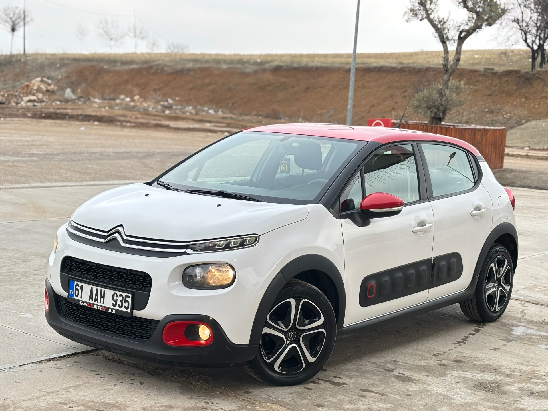 2017 CİTROEN C3 OTOMATİK 1.6 EAT 6 SHİNE FULL ÇOK TEMİZ - 2