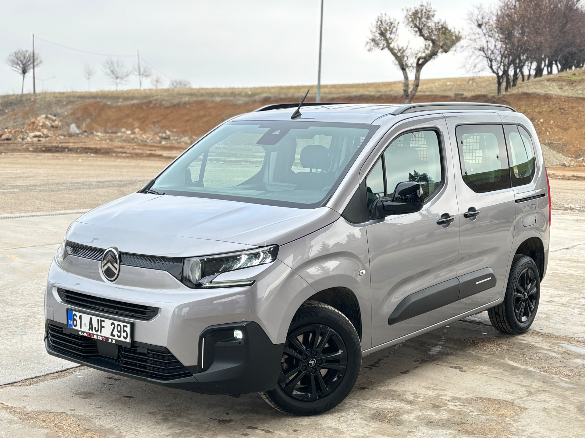 2025 BERLİNGO 1.5 BlueHdı YOU OTOMATİK BOYASIZZ SIFIR ADETLİ - 2