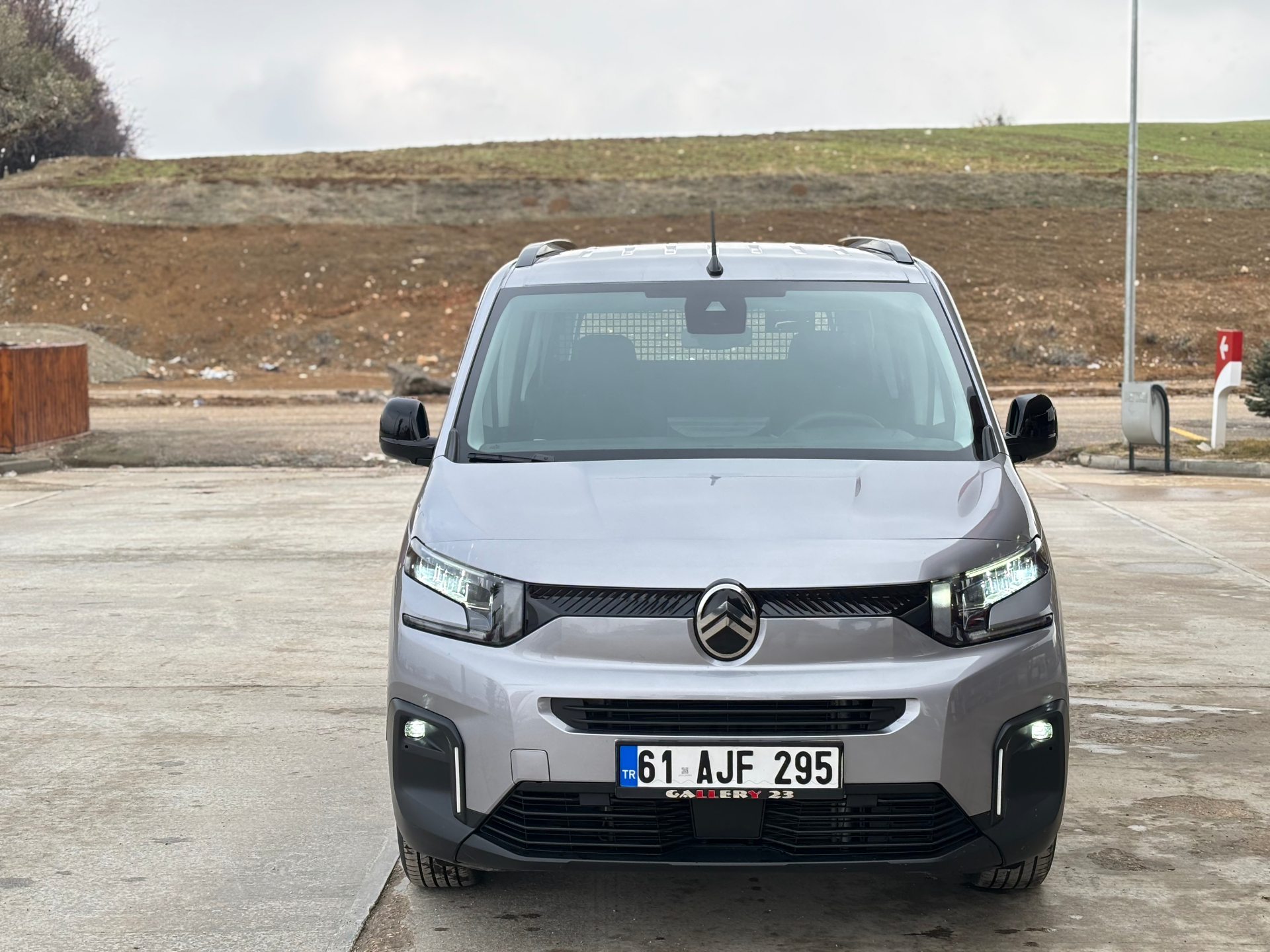 2025 BERLİNGO 1.5 BlueHdı YOU OTOMATİK BOYASIZZ SIFIR ADETLİ - 3