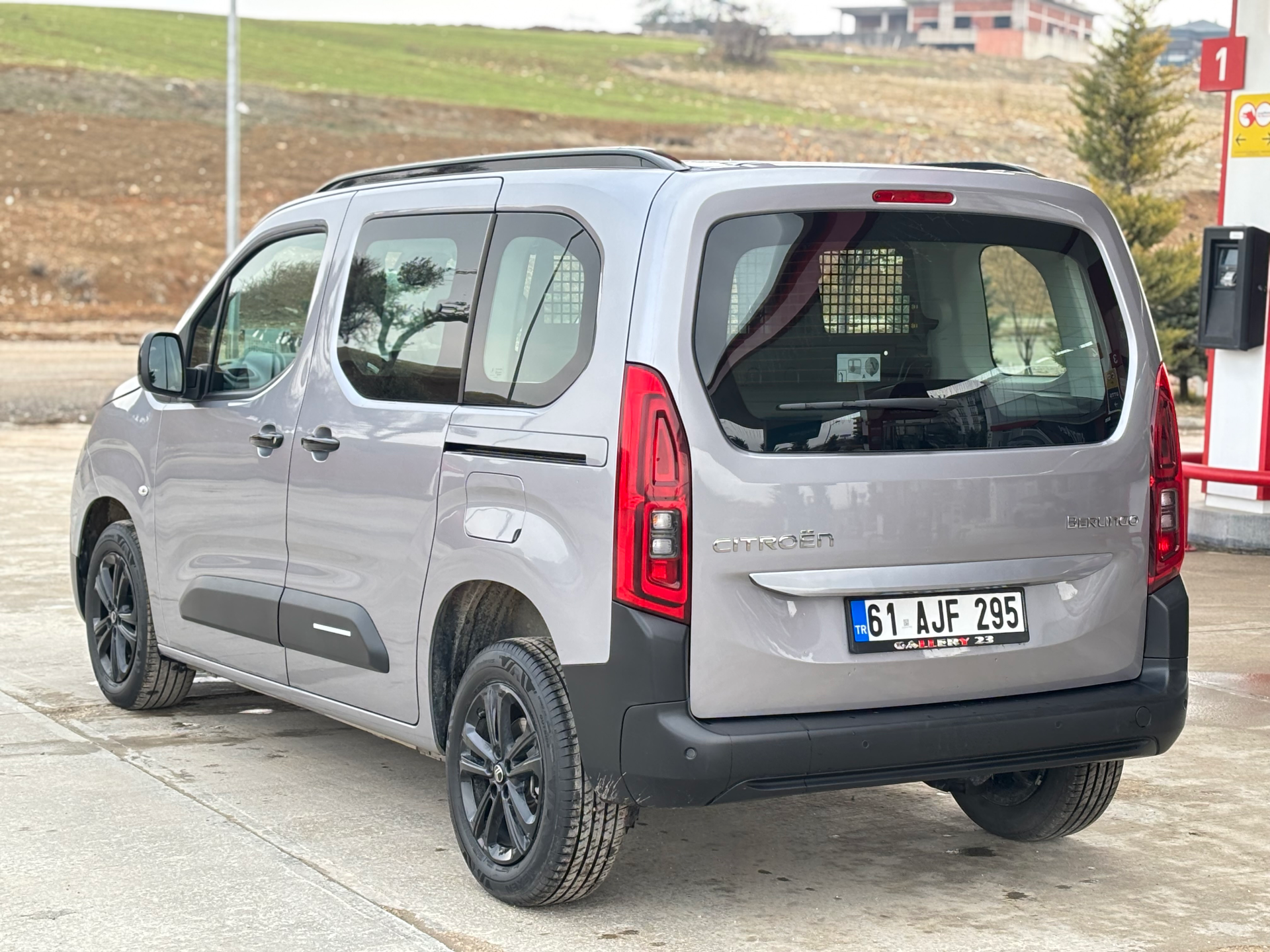 2025 BERLİNGO 1.5 BlueHdı YOU OTOMATİK BOYASIZZ SIFIR ADETLİ - 4