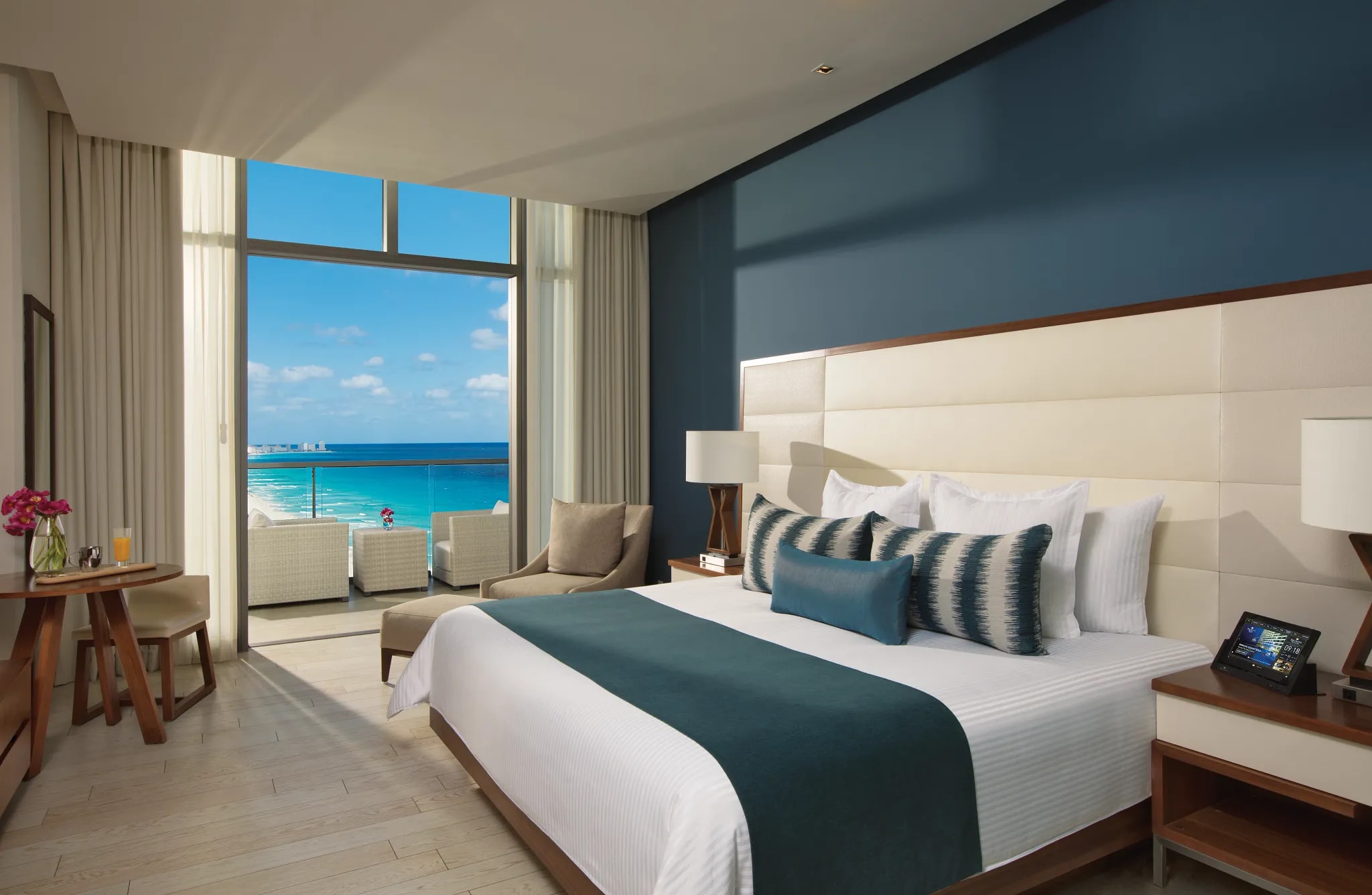 Oceanview suite at Secrets The Vine Cancun featuring modern decor, private balcony, and executive amenities—ideal for MICE guests attending incentive programs, corporate retreats, or high-level meetings in Mexico.