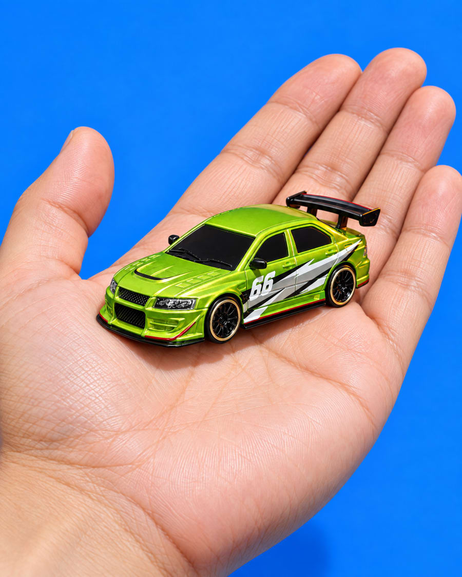 Driftzy Mini na otwartej dłoni