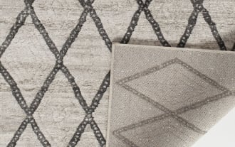 Chloe 5' x 8' White Geometric Rug