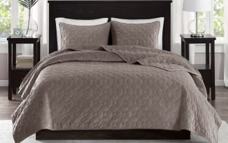 Camille Geometric Quilt Set