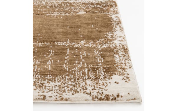 Tawny 5' x 7' brown abstract rug with transitional style, made of soft polyester fabric and Bob-O-Pedic Memory Foam for cushioned comfort.