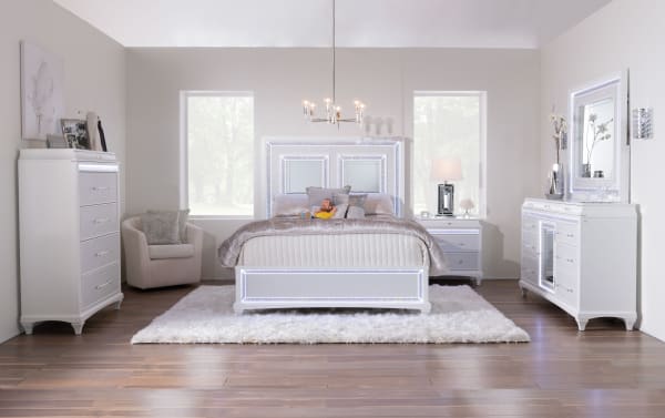 Glamour 5 Piece Queen White Panel Bedroom Set