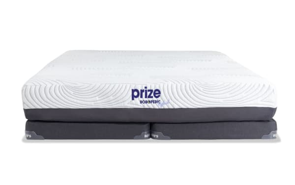 Prize Hybrid 10'' King Firm Split Low Profile Mattress Set with white quilted top, gray base, ventilated gel memory foam, and pressure relief layers.