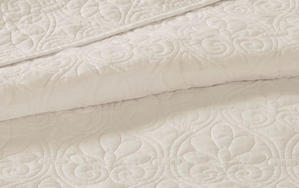 Cream Wayn Twin 2 Piece Bedspread Set with embroidered cotton microfiber fabric, reversible design, and matching sham in transitional style