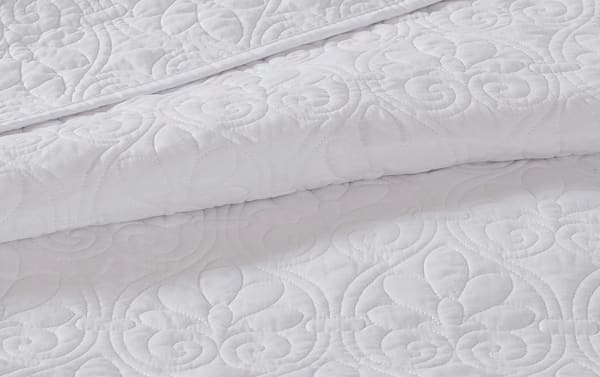 White Wayn Queen 3 Piece Bedspread Set with embroidered floral quilting, transitional style, cotton and polyester microfiber fabric, reversible design.