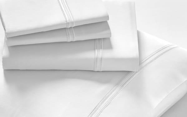 MyBob's Full White Solid Premium Modal 4 Piece Sheet Set in traditional style, made of soft modal and cotton blend with smooth sateen weave and deep pockets.