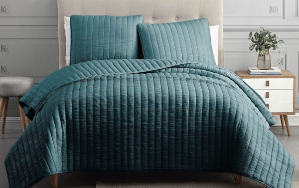 Moon Queen Teal Striped 3 Piece Comforter Set in polyester fabric with crinkle texture and elongated stitched lines, transitional blue bedding