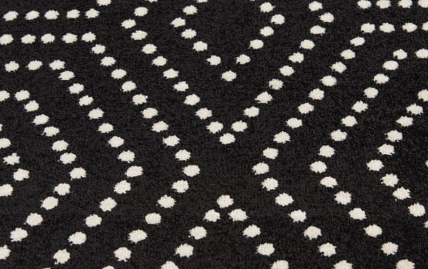 Hex 8' x 10' Black Geometric Indoor/Outdoor Rug