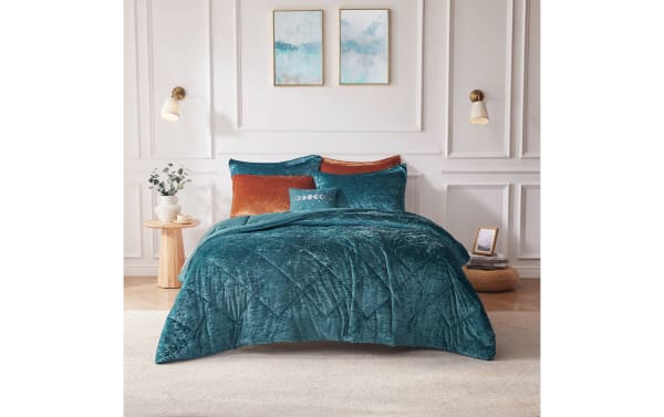 Hawken Twin/Twin XL teal velvet reversible 3-piece comforter set with plush microfiber fabric, glam style, and rich blue tones for bedroom or dorm decor.