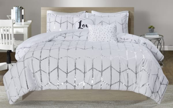 Tina Full/Queen White Geometric 5 Piece Comforter Set with silver metallic geometric print and polka dot accent pillow, polyester microfiber, contemporary style.