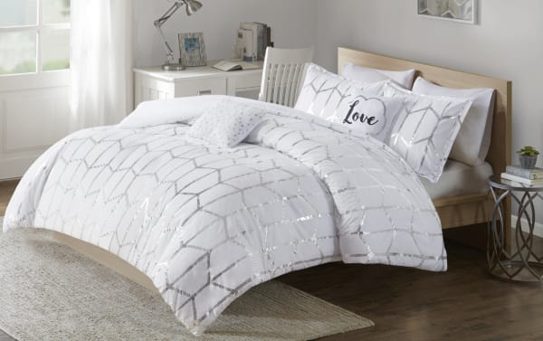 Tina Full/Queen White Geometric 5 Piece Comforter Set with silver metallic geometric prints and polka dot pillow, polyester microfiber, contemporary style.