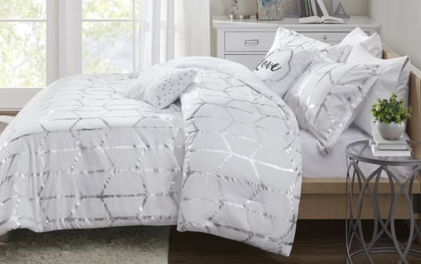 Tina Full/Queen White Geometric 5 Piece Comforter Set with silver metallic geometric print and polka dot accents, made of polyester microfiber fabric in contemporary style.