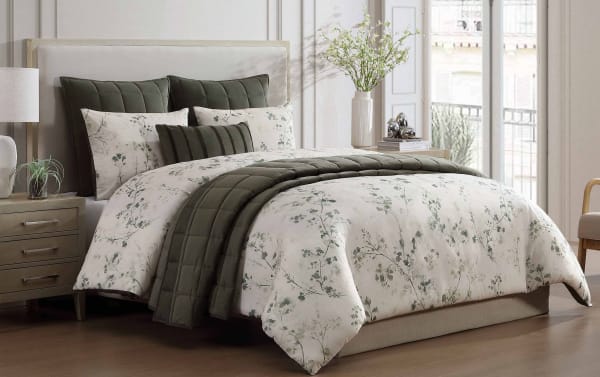 Lane King Green 7 Piece Comforter Set with green botanical watercolor print, velvet quilt, and polyester fabric in transitional style for spring bedrooms.