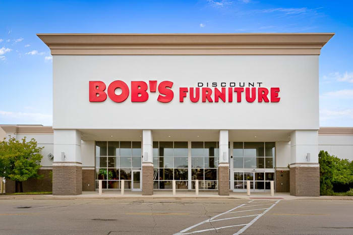 Bob’s Discount Furniture in Racine, Wisconsin exterior storefront