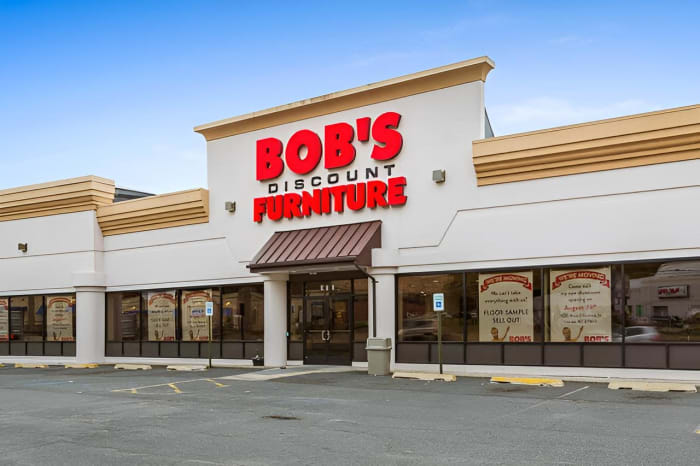 Bob’s Discount Furniture in Union, New Jersey exterior storefront