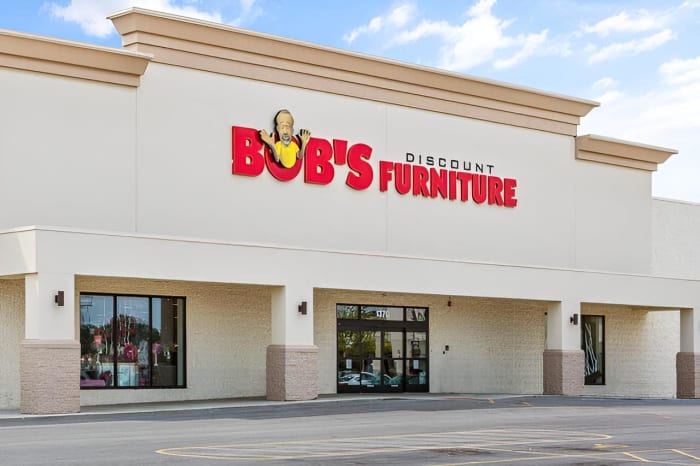 Bob’s Discount Furniture in Calumet City, Illinois exterior storefront
