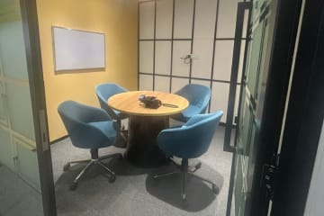 Ofis Square meeting rooms in Golf Course Road Extension, Gurgaon
