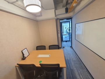 WeWork meeting rooms in Nariman Point, Mumbai