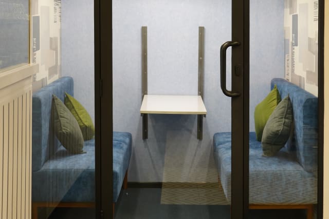 Capsule.Works - 4 Seater