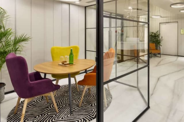 Corporatedge - 3 Seater