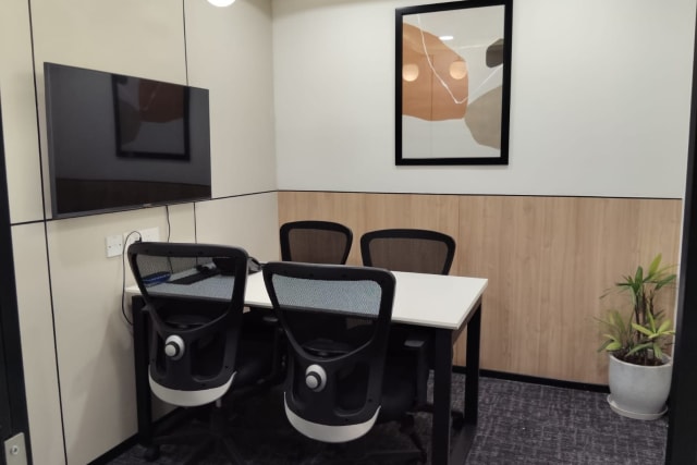 Ofis Square - 4 Seater