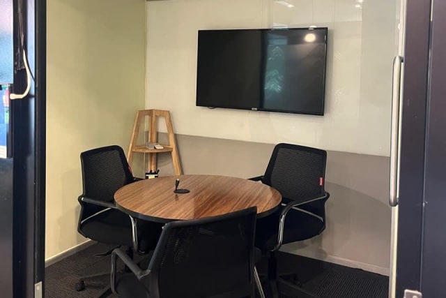 Smartworks - 3 Seater
