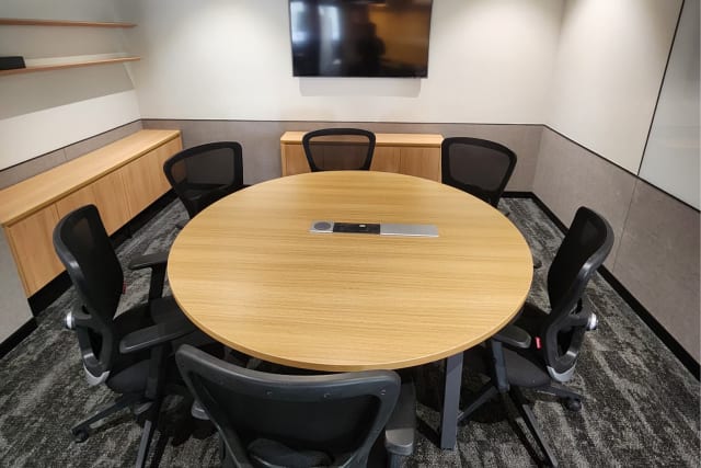 The Circle.Work - 6 Seater