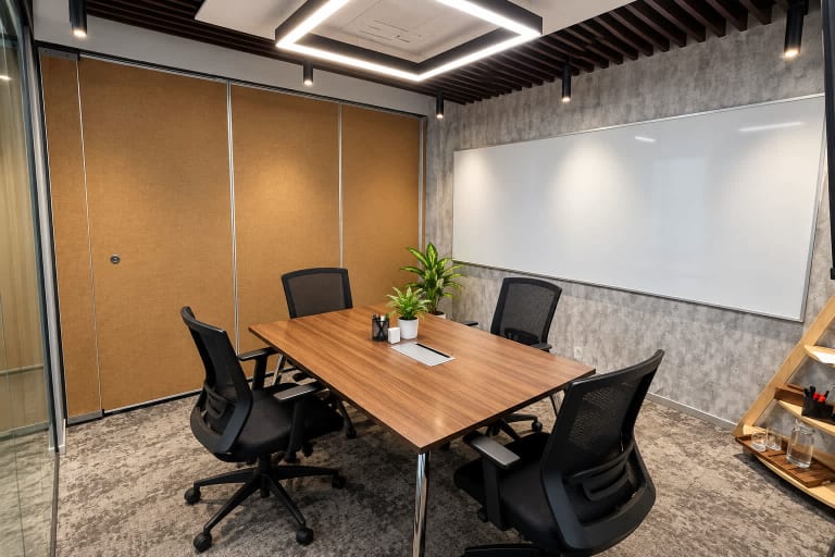 Smartworks meeting rooms in Ambawadi, Ahmedabad