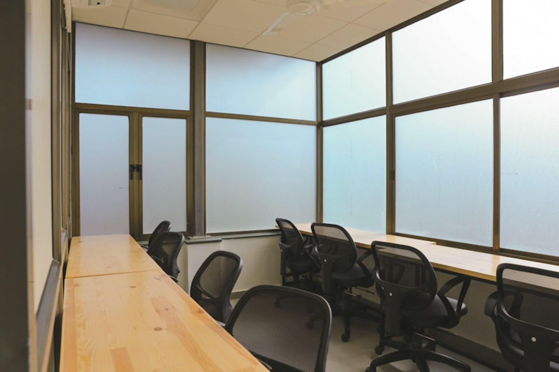 5b Colab coworking space in Navrangpura, Ahmedabad