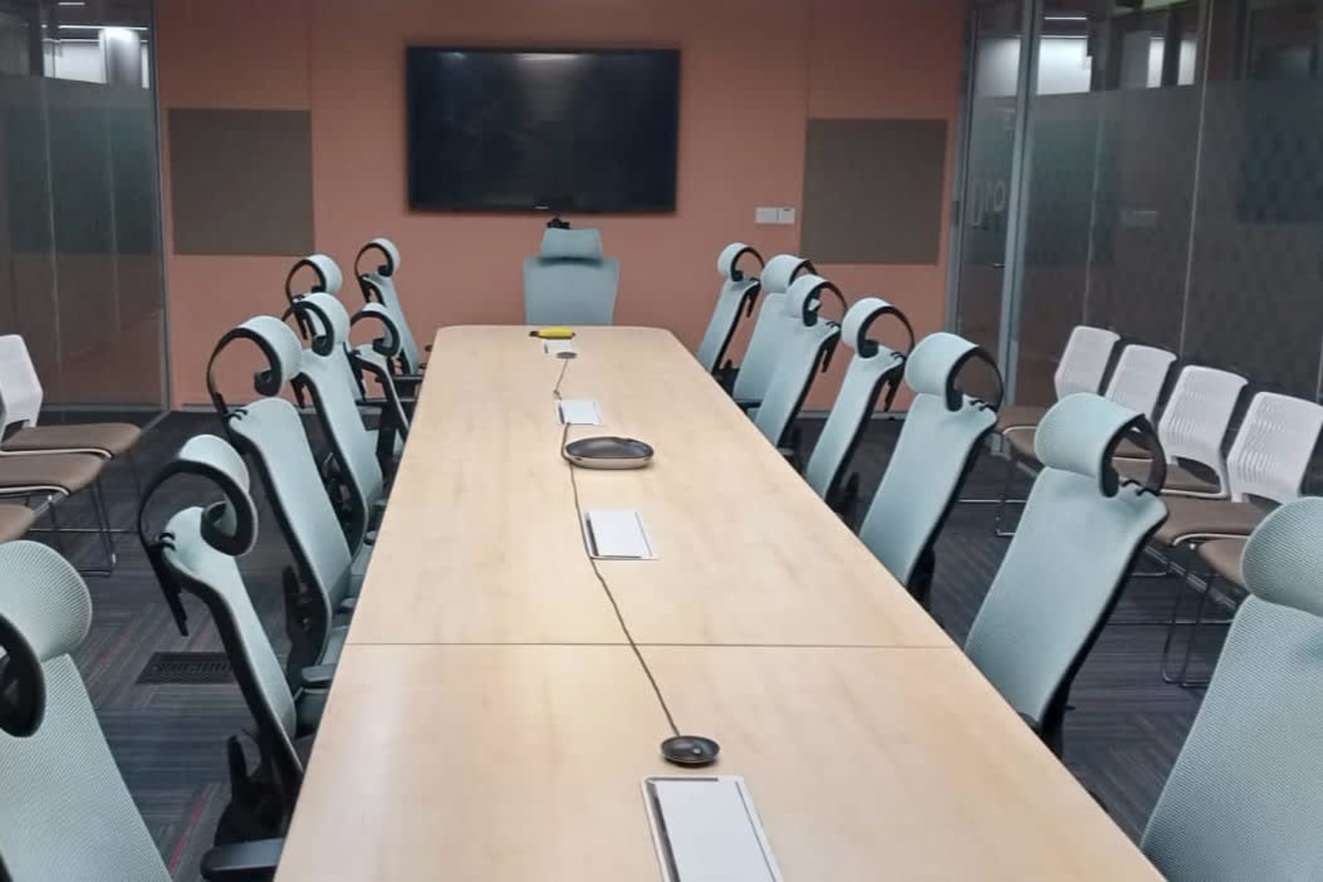 91Springboard meeting rooms in Mohan Cooperative Industrial Estate, Delhi