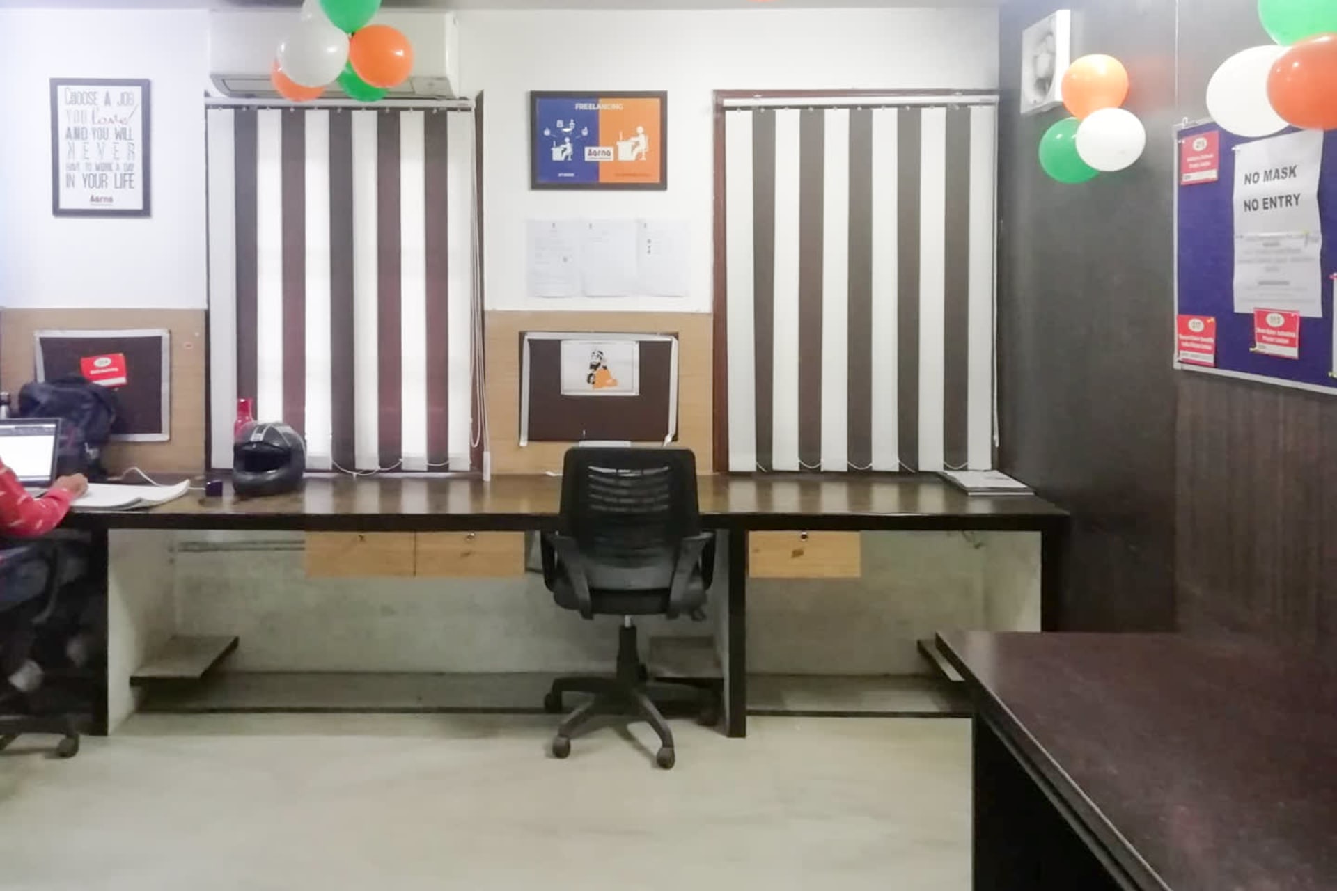 Aarna CoWorking And Business Hub Apex Tower