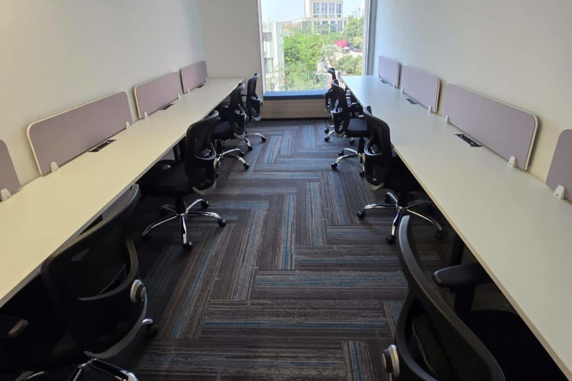 Apeejay Business Center - flexi-desk