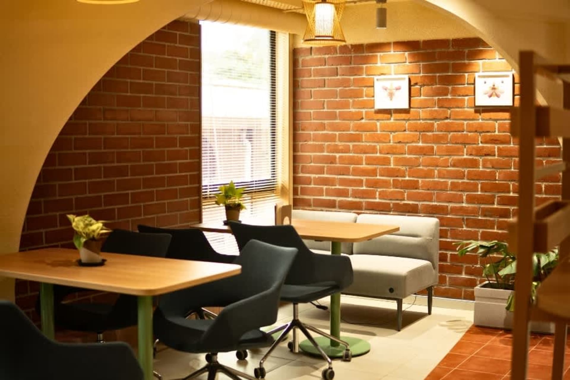 away.center - flexi-desk