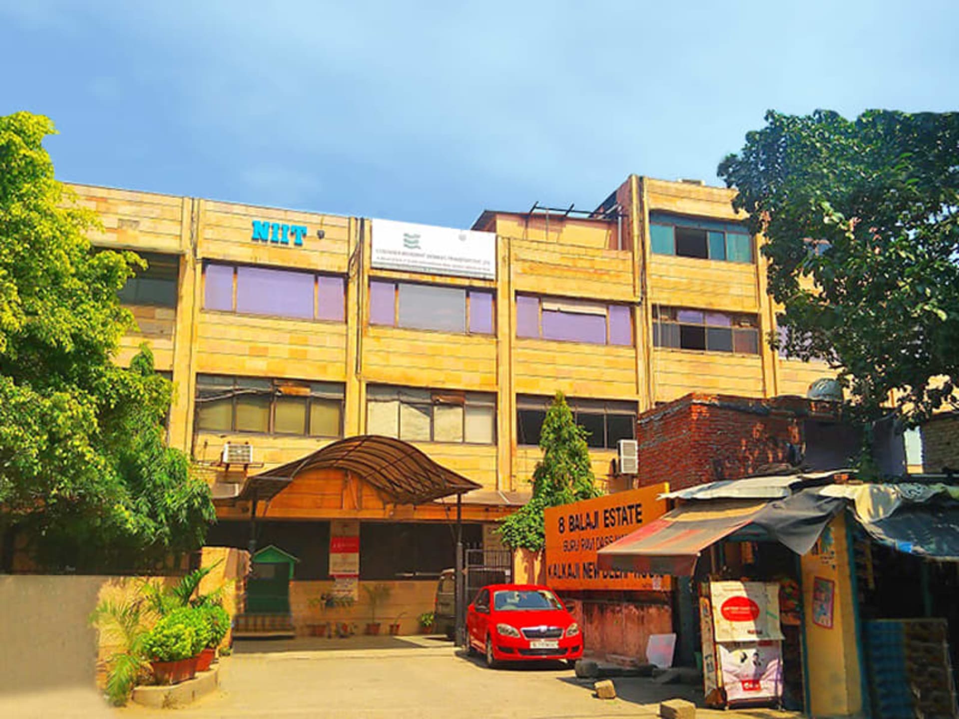 Balaji Estate private space in Kalkaji, Delhi