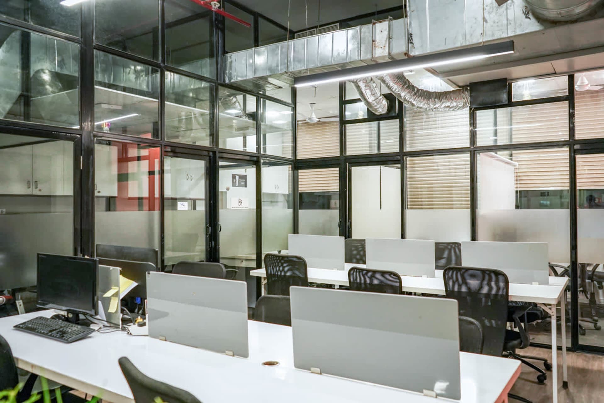 bloomdesk Western Edge II