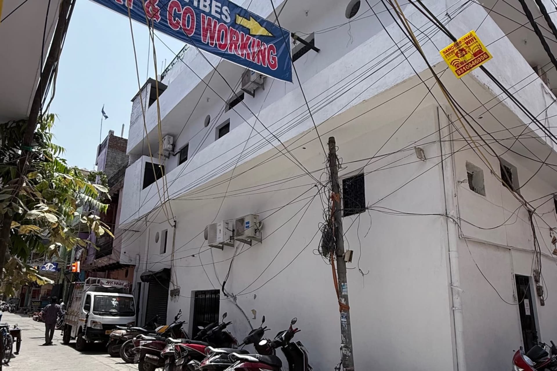 BrightVibes Coworking - coworking space