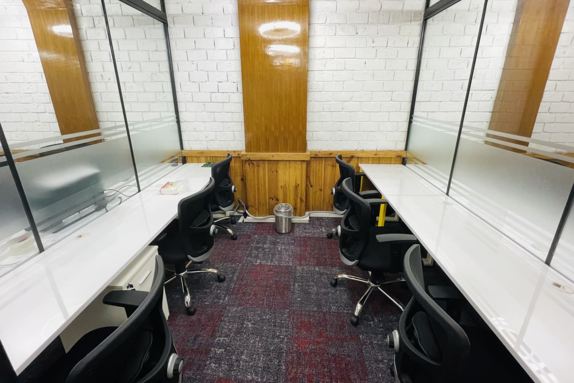 Business Magnets Workspaces - flexi-desk