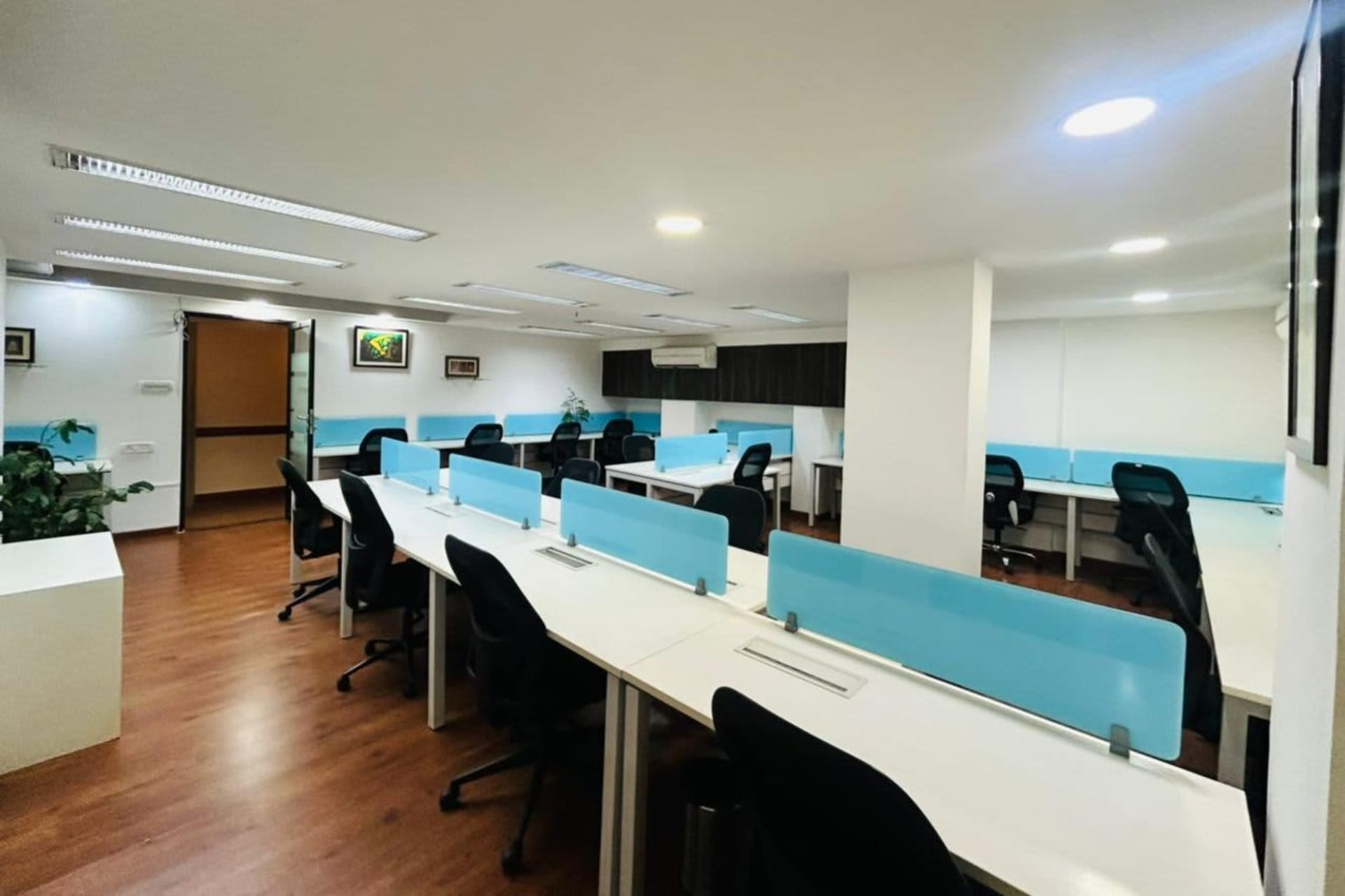 DBS Business Center - flexi-desk