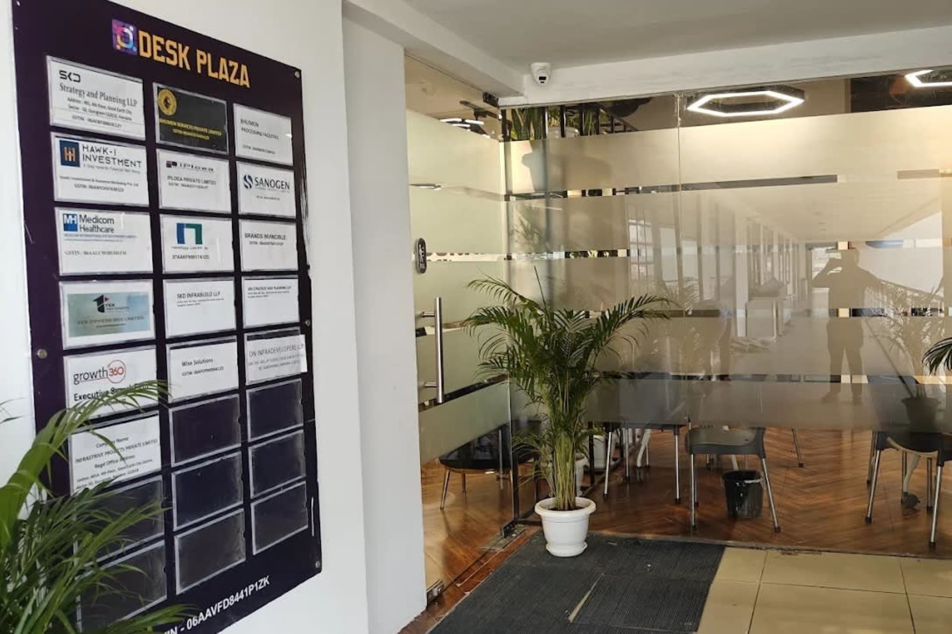 Desk Plaza - coworking space