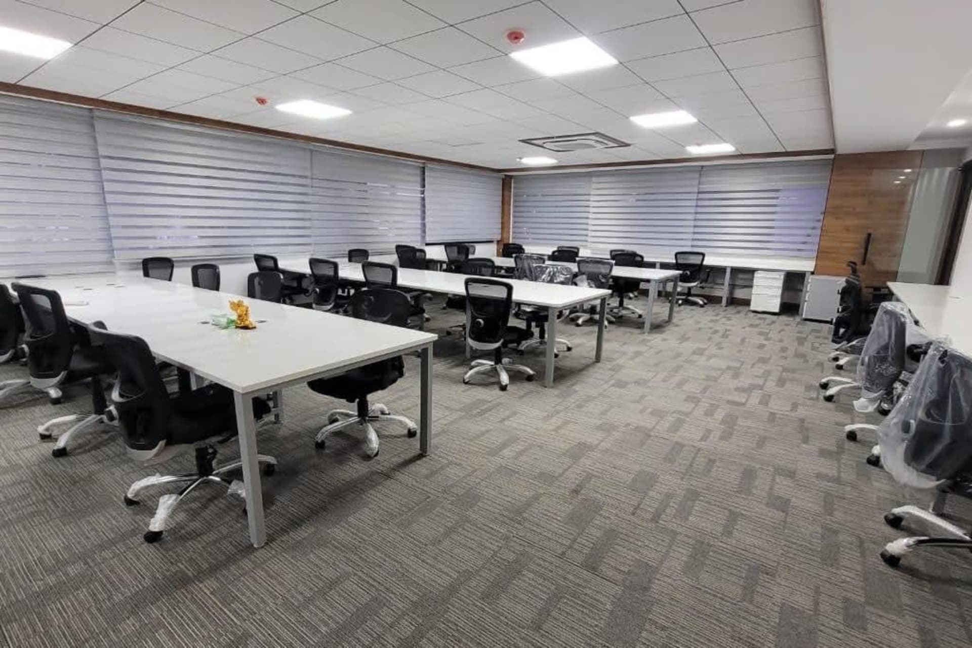 Desq Workspace SRK Miraj