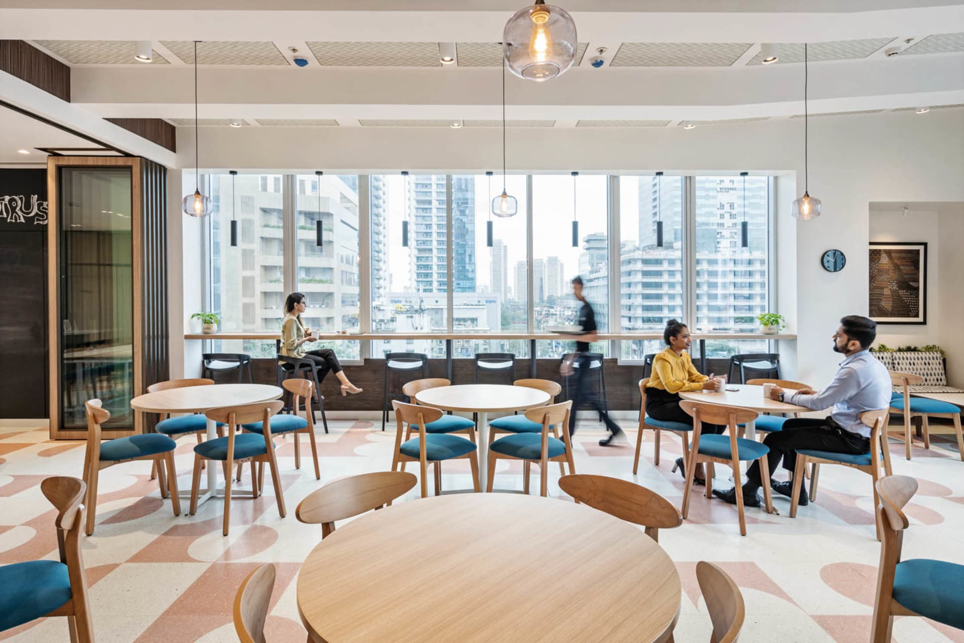 Peninsula Towers day pass in Lower Parel