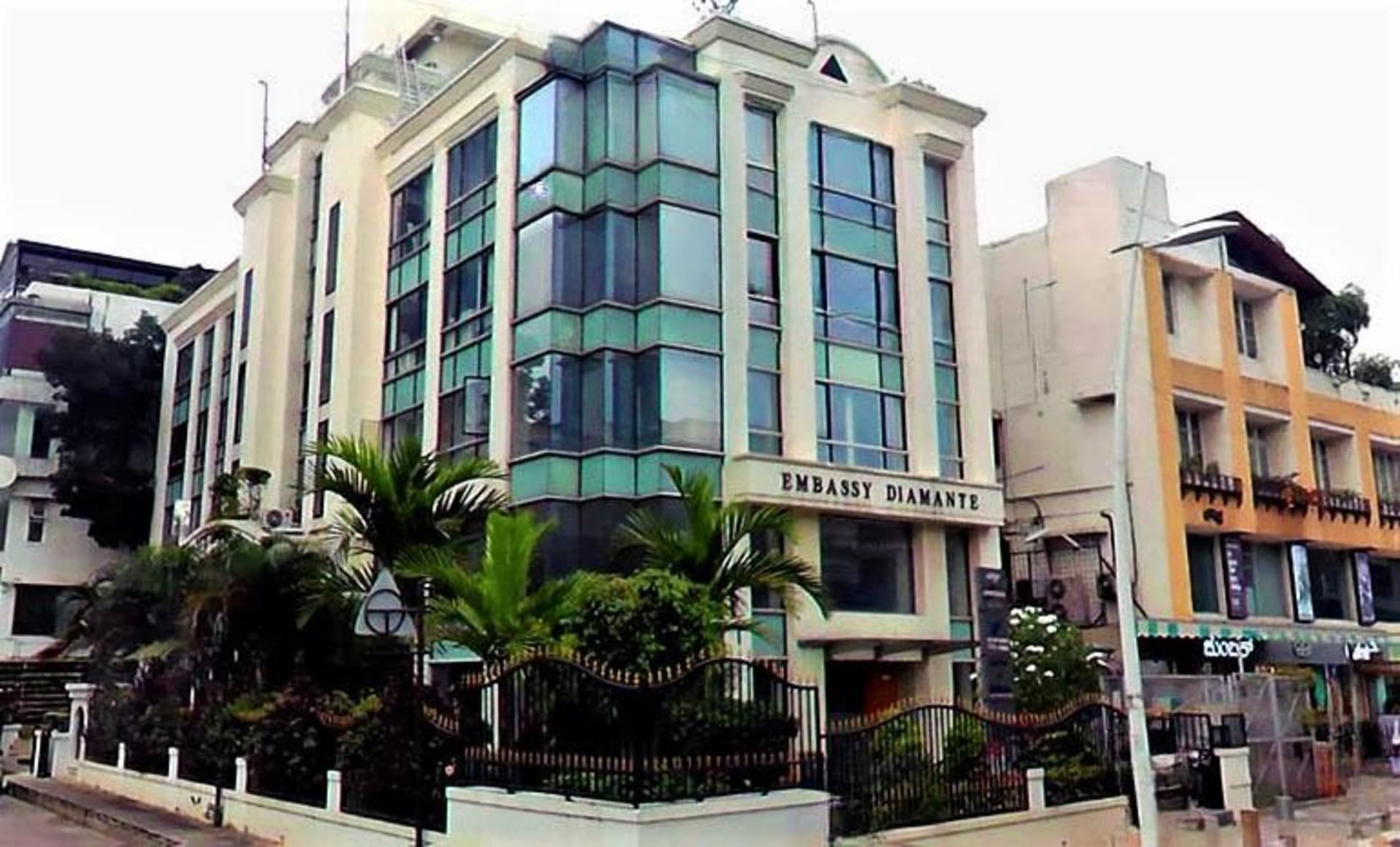 Embassy Diamante