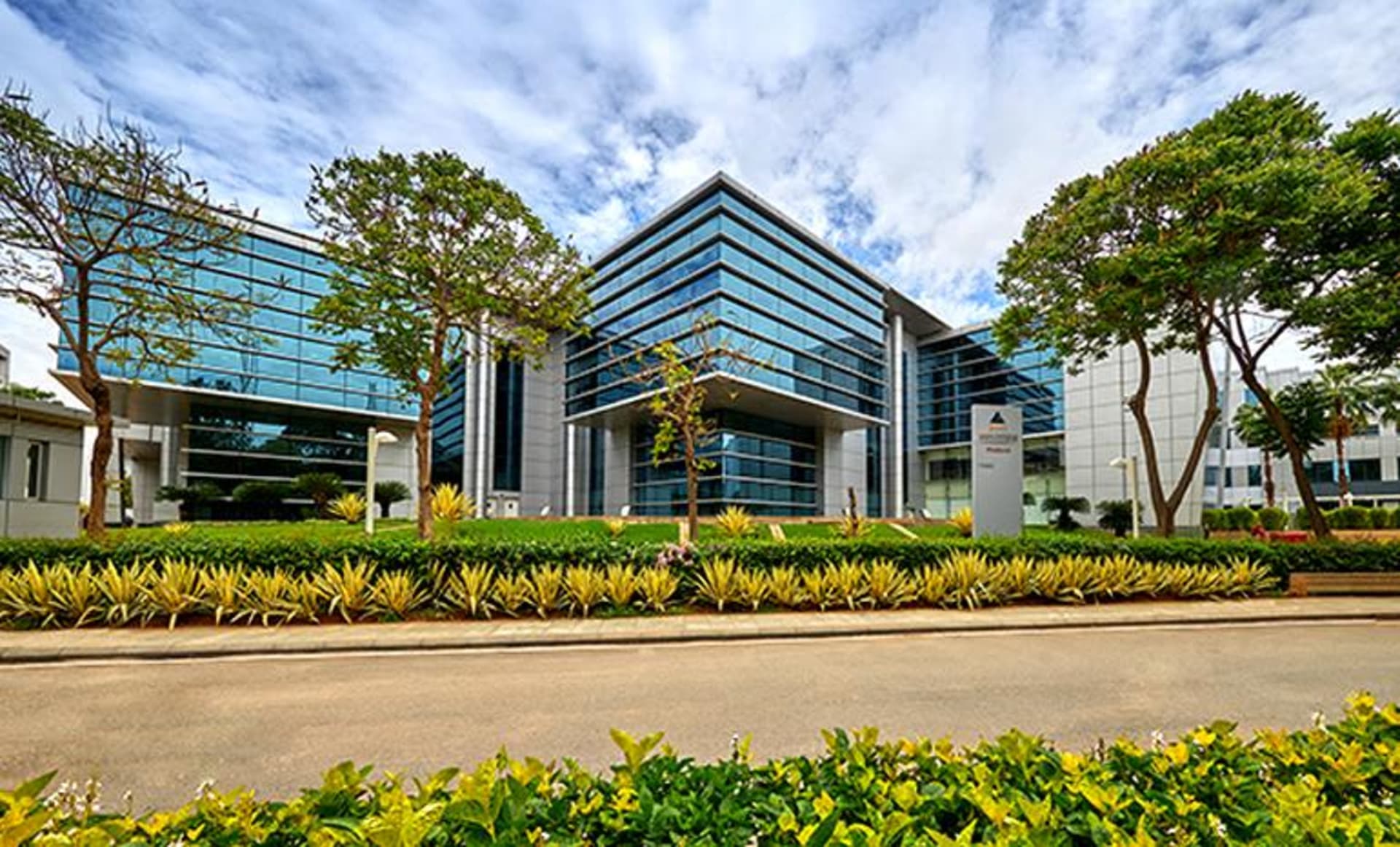 Embassy Golf Links - Pine Hurst private space in Domlur, Bangalore