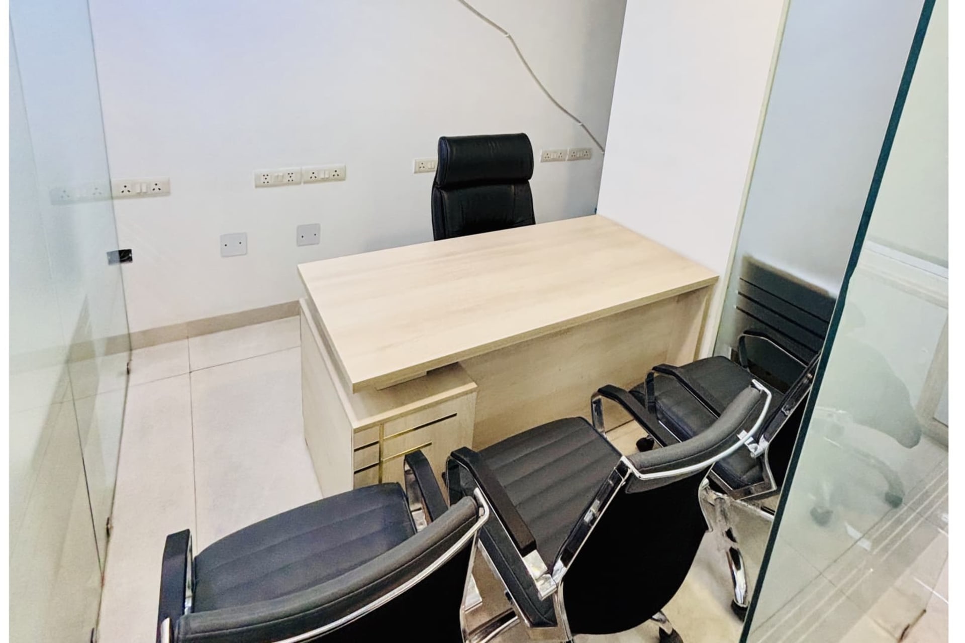 Get Set Office training rooms in Green Park, Delhi