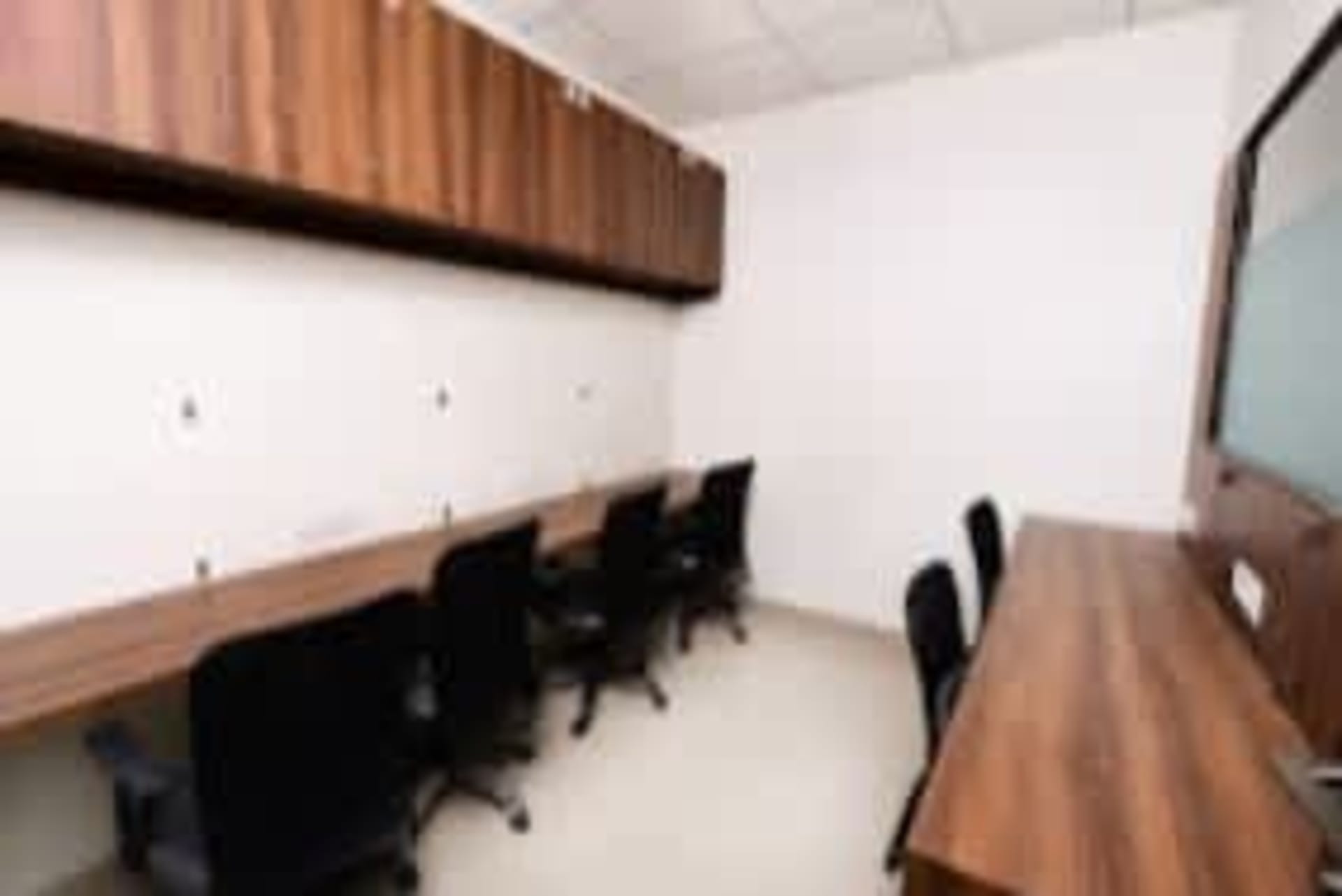 Gloria Business Centres in Mumbai