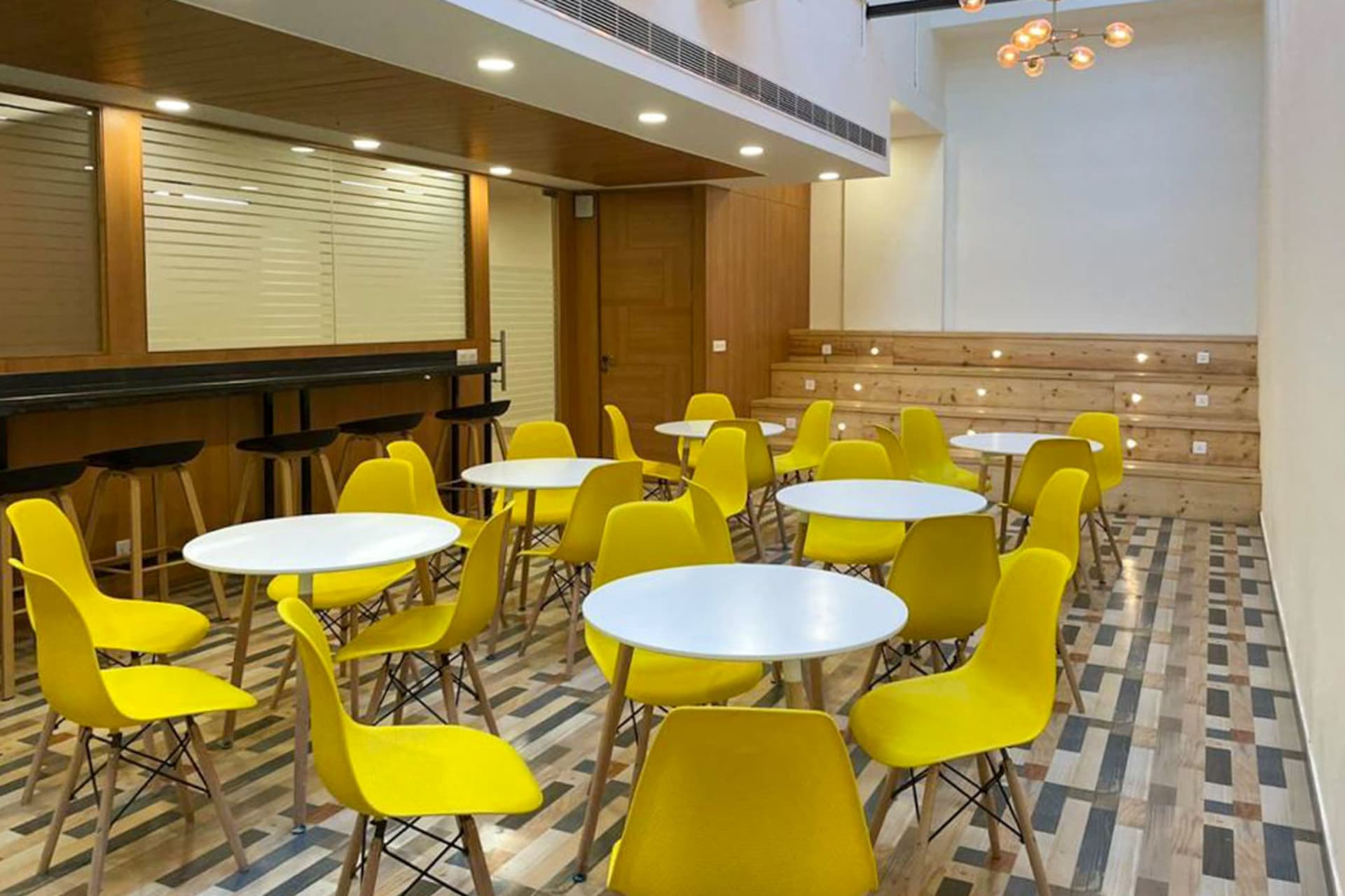 Hub And Oak in Delhi